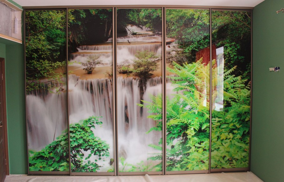 Шкафы-купе с фотопечатью на стекле