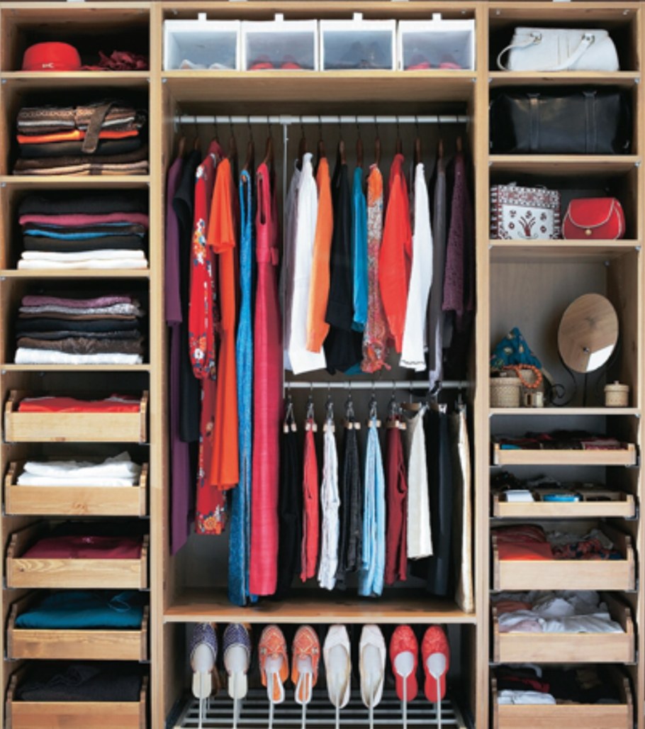 Удобный шкаф для одежды