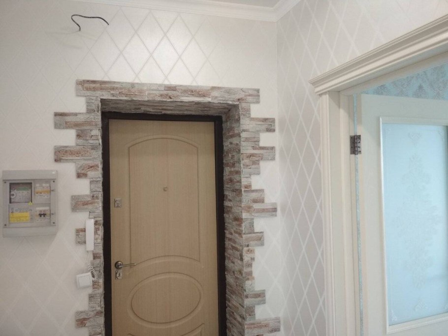 Отделка камнем дверных проемов