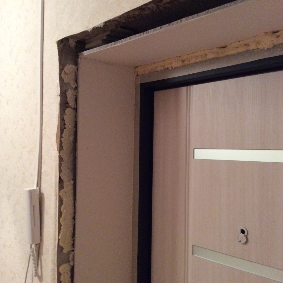 Откоткос входной двери доборами