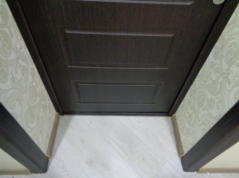 Обшивка откосов входной двери МДФ