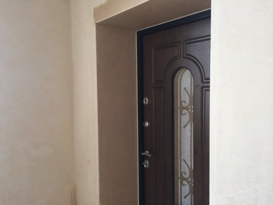 Отделка откосов дверей