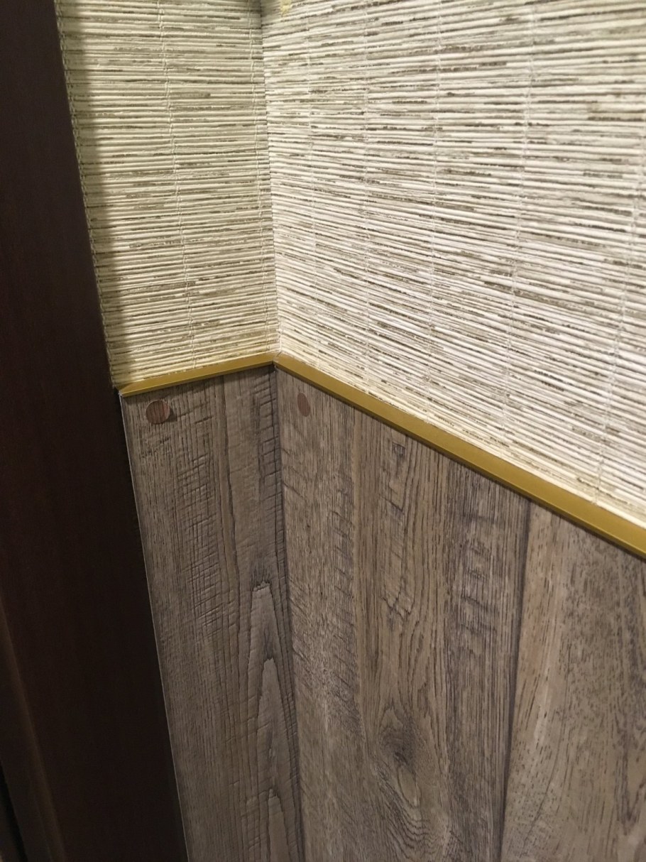 Отделка стен панелями