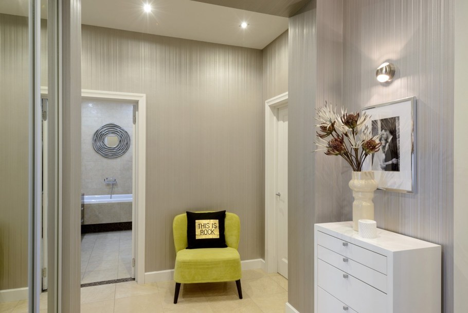 Обои в коридор антивандальные