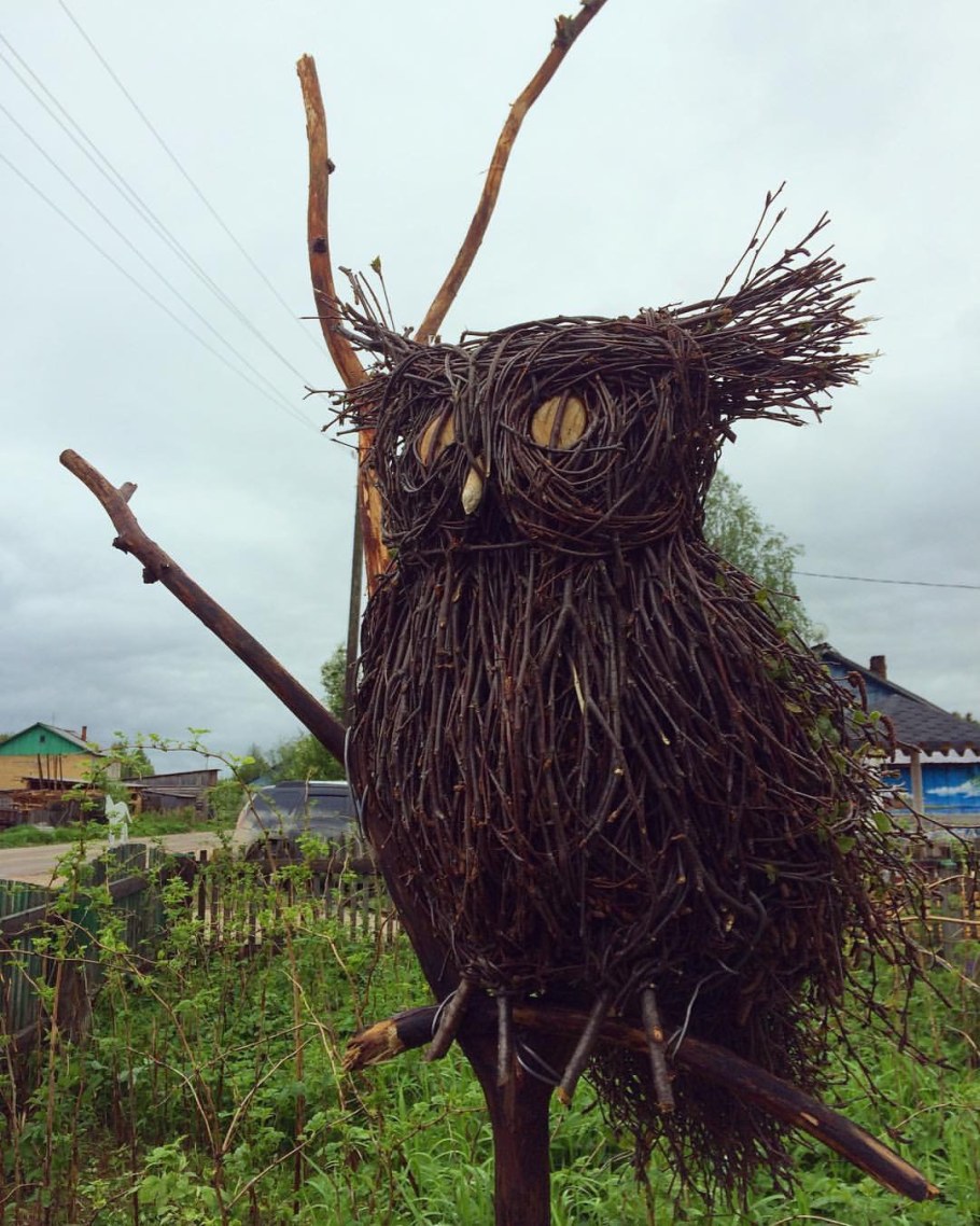 Садовые скульптуры из веток