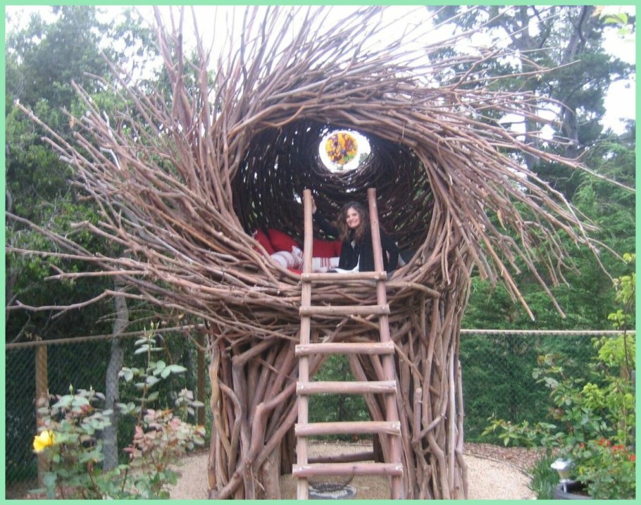 Домик из веток