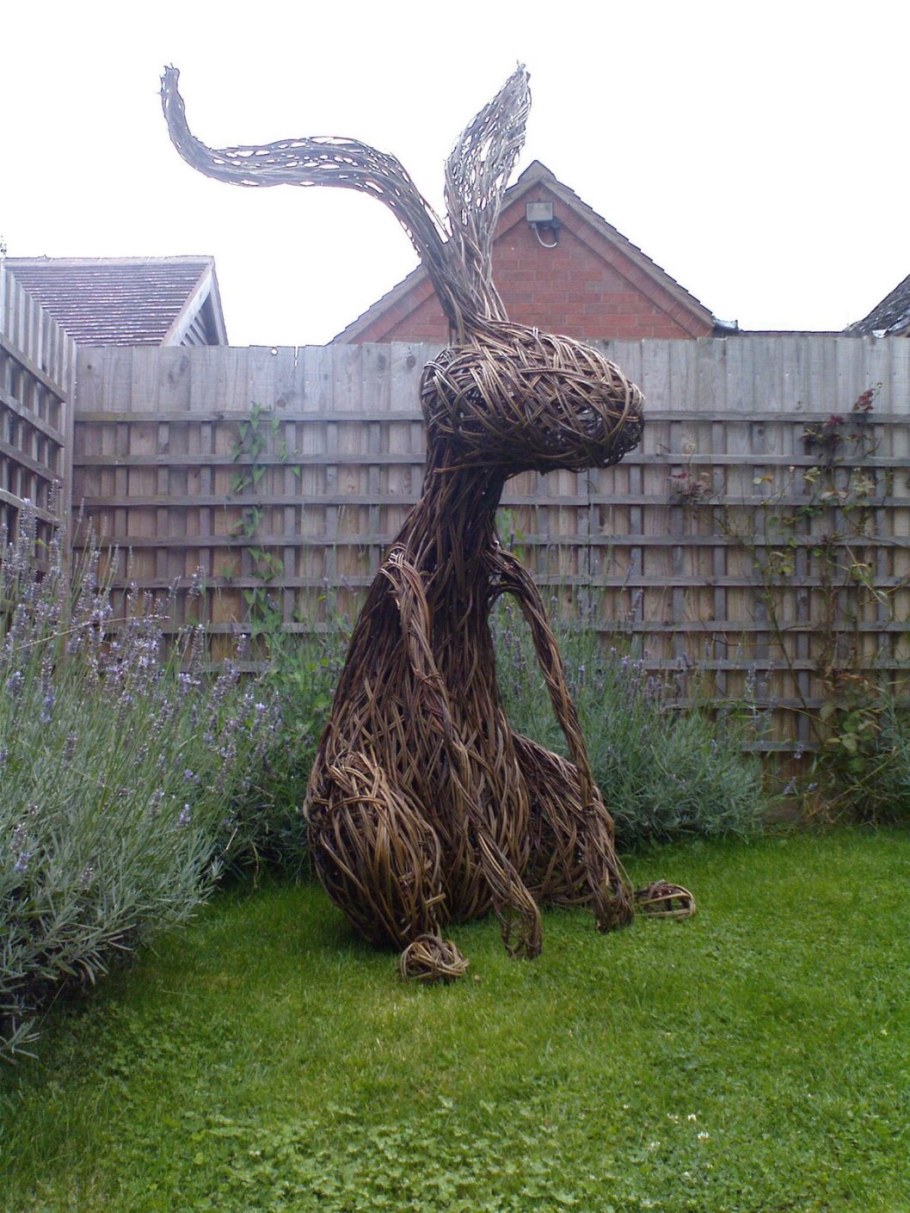 Плетеные фигуры для сада