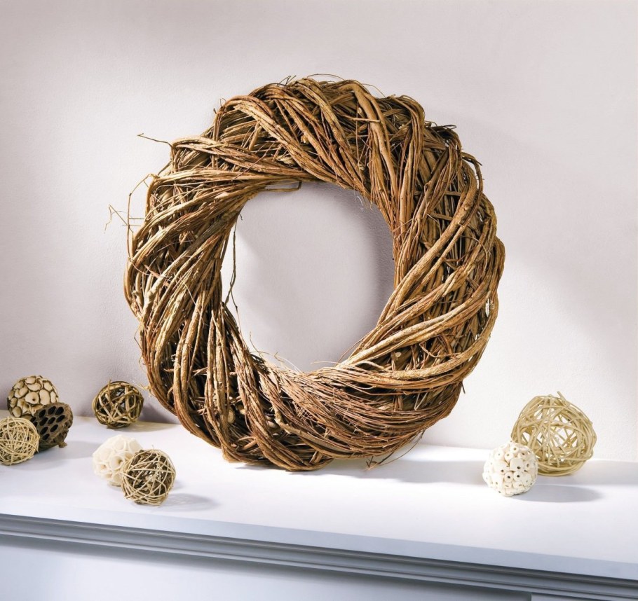 Декор из виноградной лозы