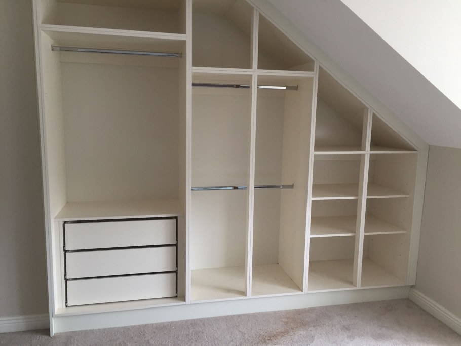Шкаф на мансарде