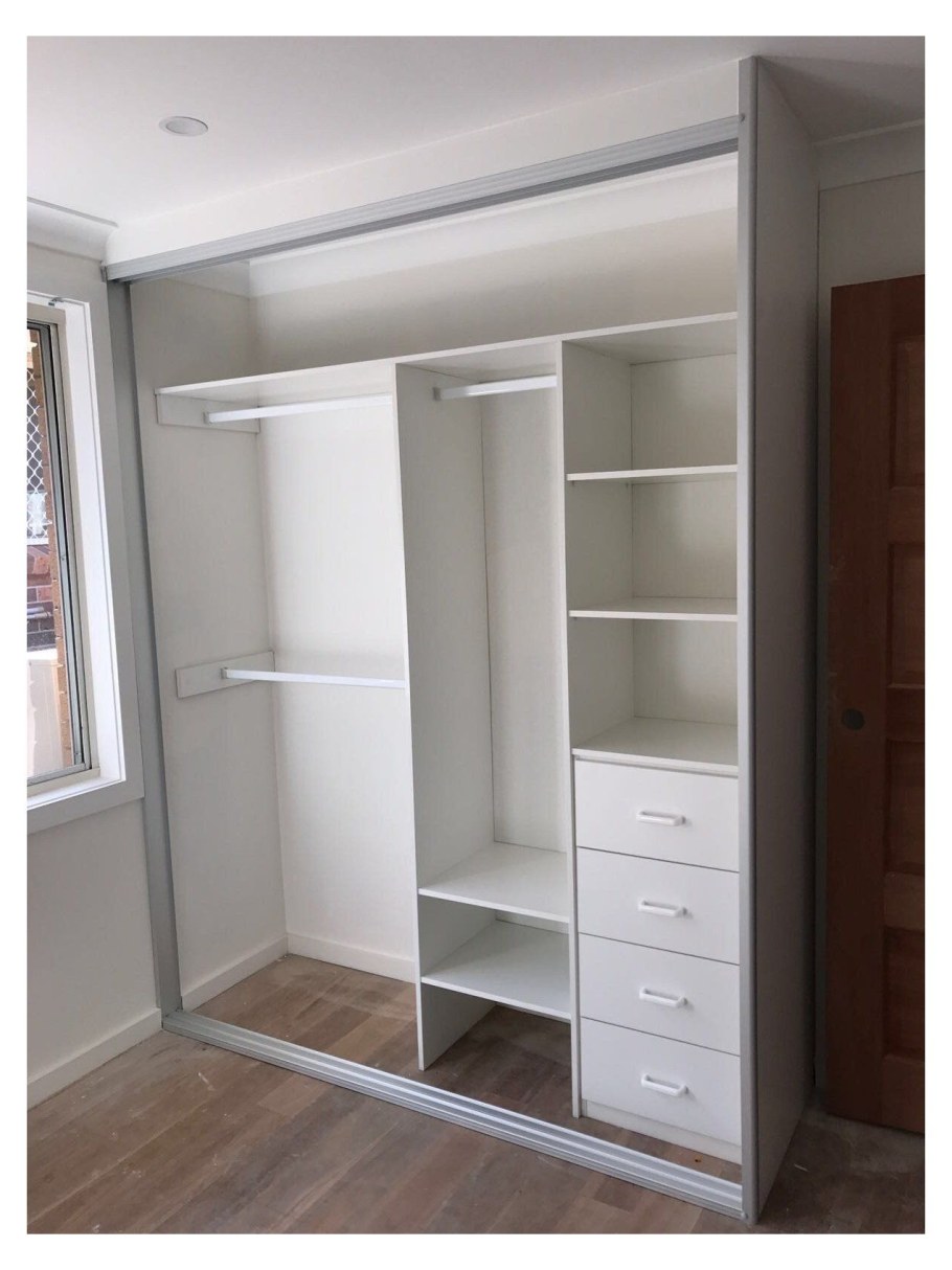 Встроенные шкафы в нишу