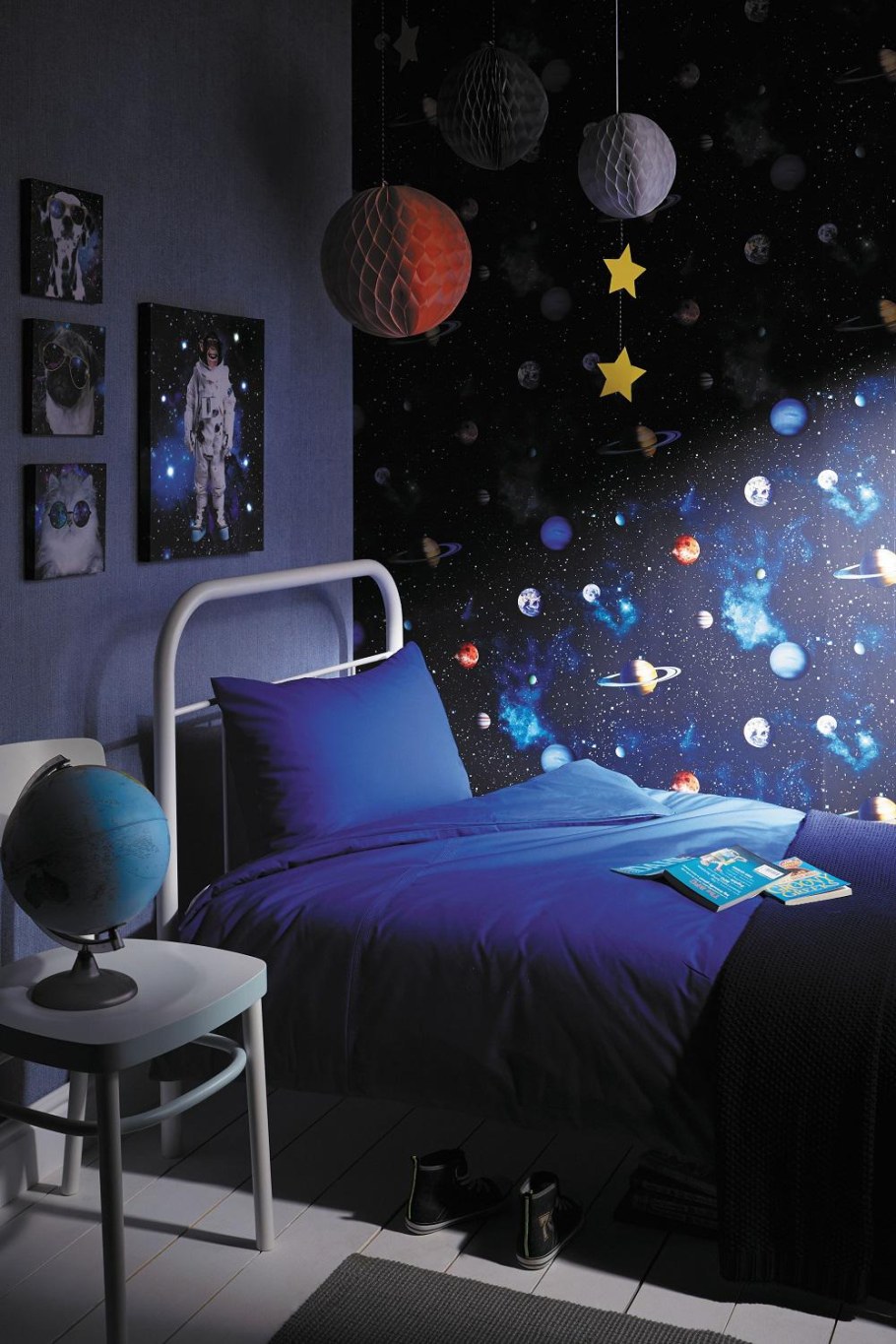 Детская в космическом стиле