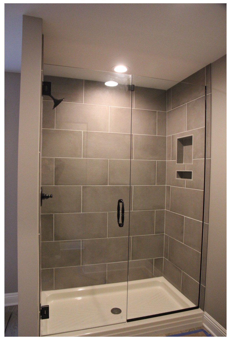 Встроенная душевая кабина из кафеля