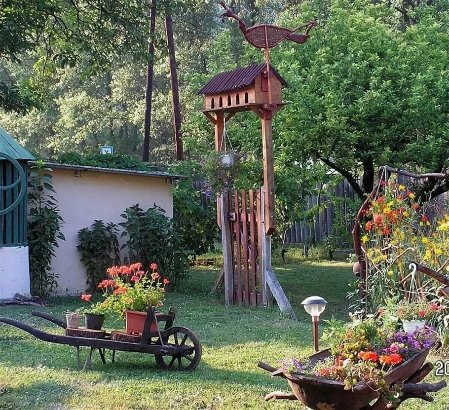 Украшение садового участка