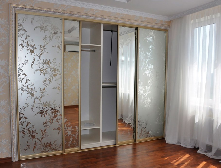 Пескоструй на шкаф купе 3 двери