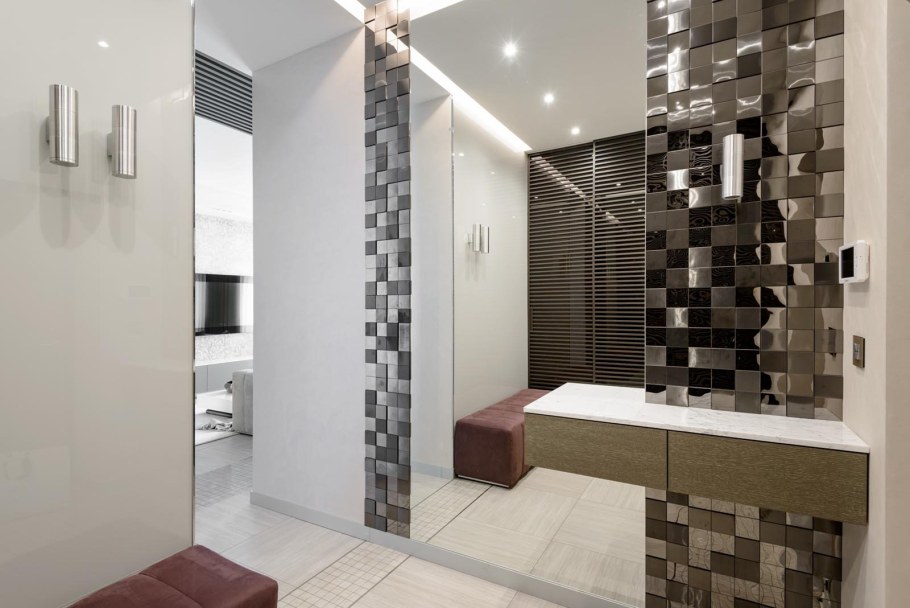 Мозаика в интерьере прихожей