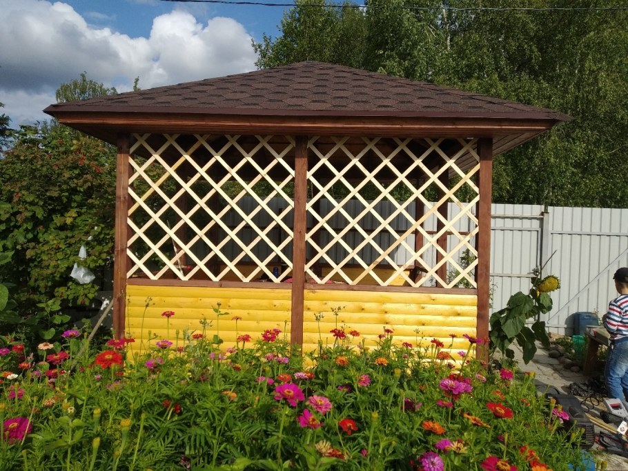 Беседки крашеные деревянные