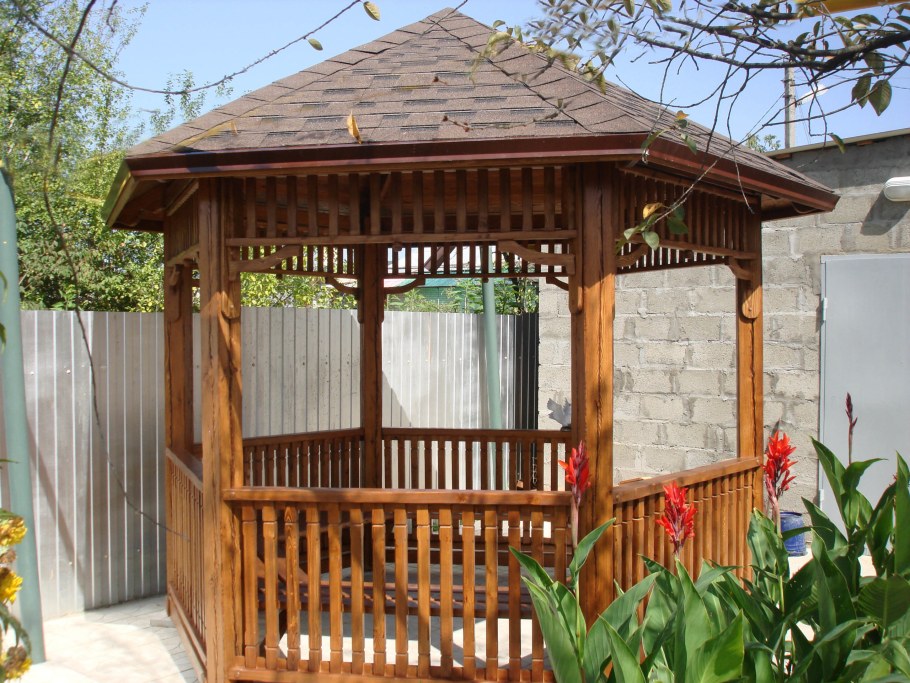 Беседка из дерева