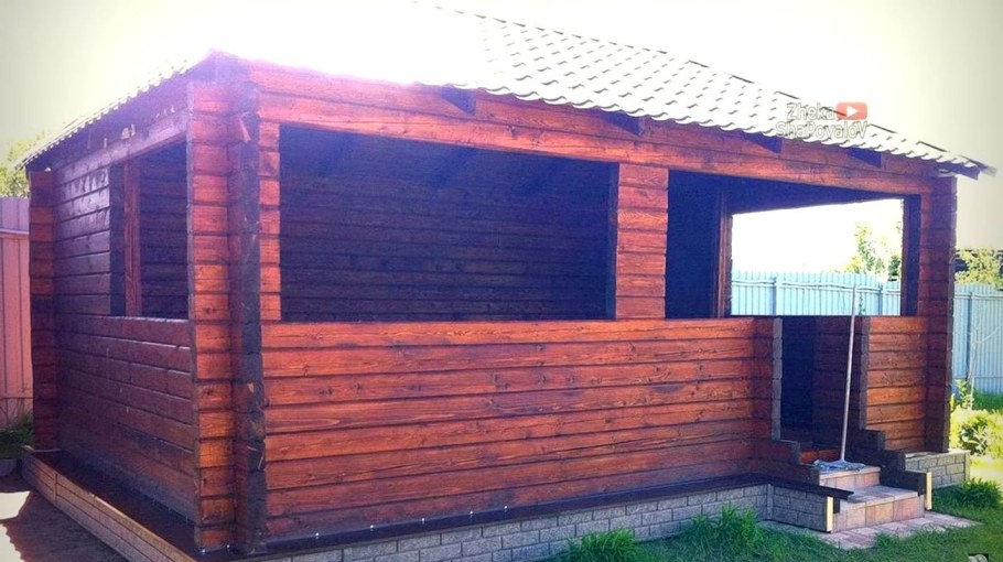 Крашенная беседка