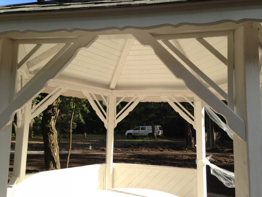 Покраска беседки