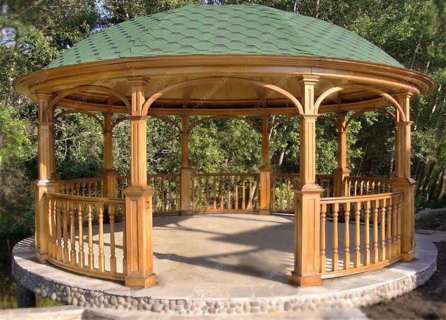 Деревянная беседка Роял Марин