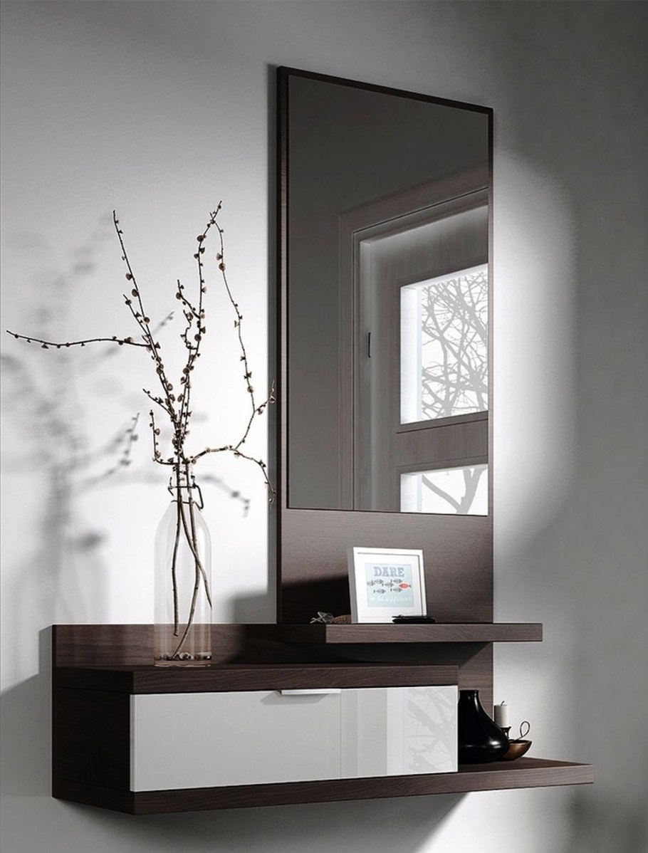 Подвесная консоль с зеркалом в прихожую