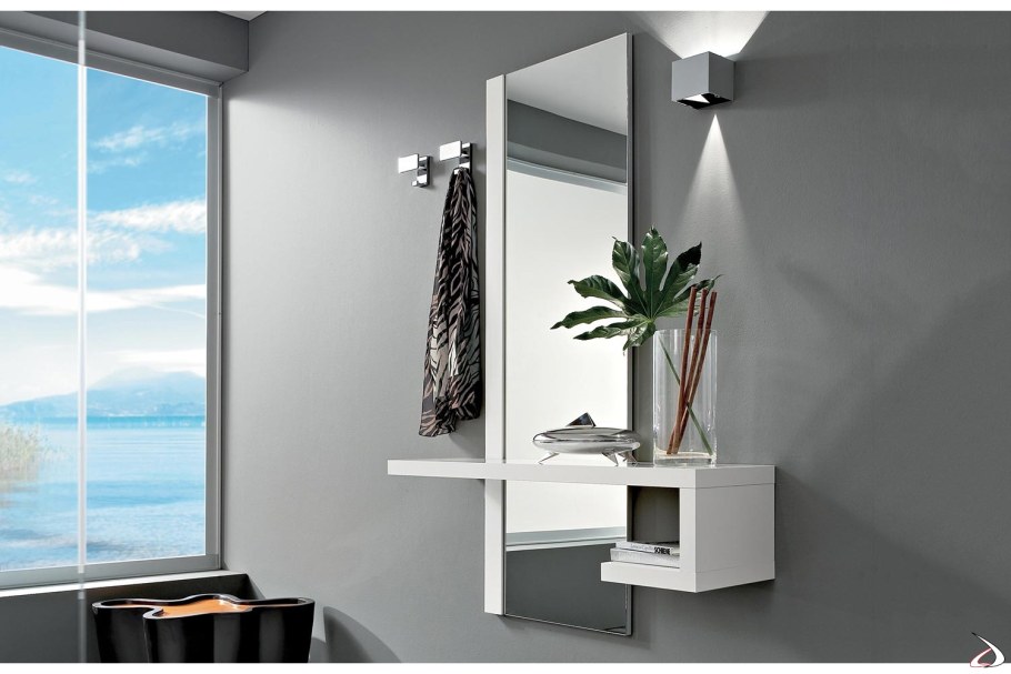 Зеркало с полкой в прихожую