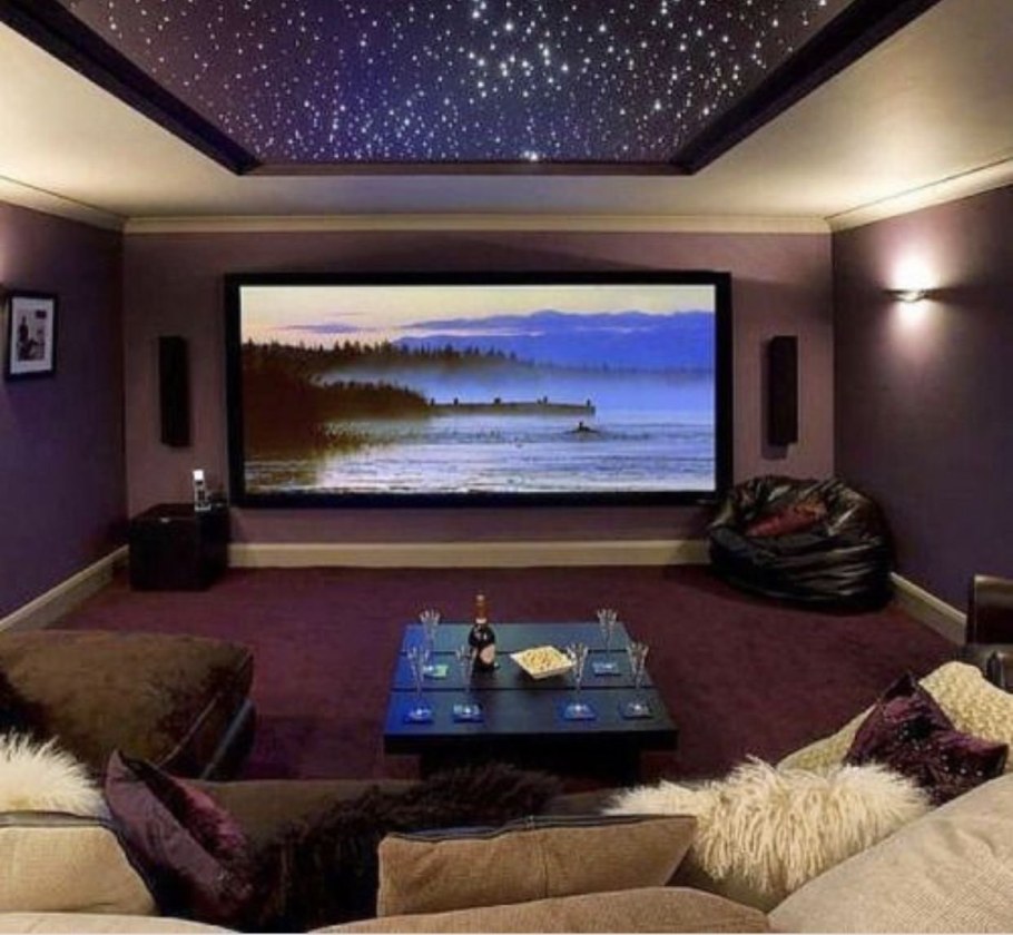 Комната с телевизором