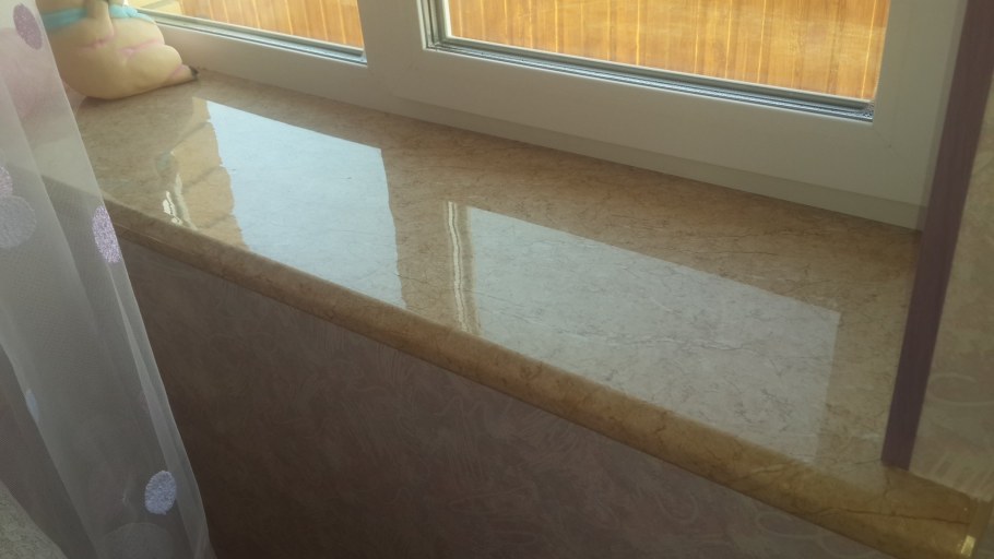 Подоконник Данке комфорт бежевый глянец