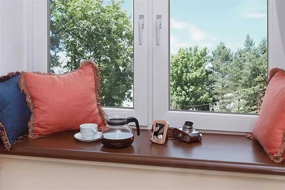 Окна Рехау с подоконником Данке