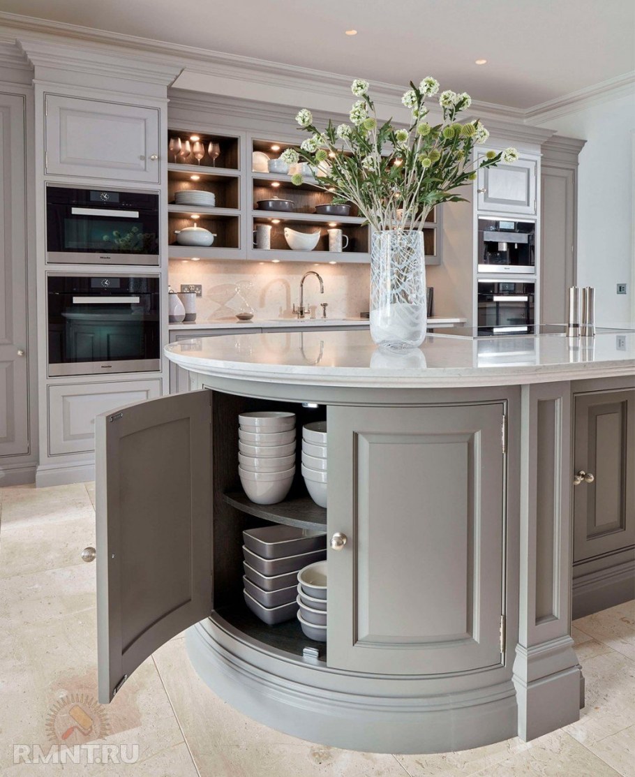 Полукруглый остров на кухне