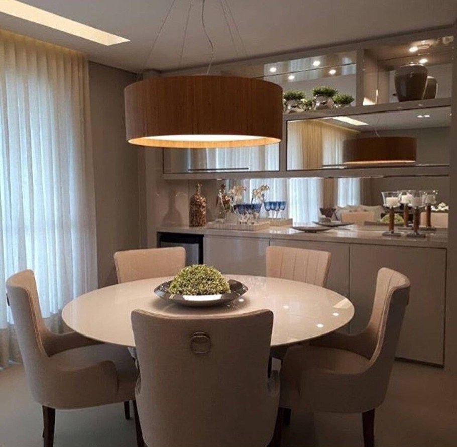 Круглый кухонный стол в интерьере