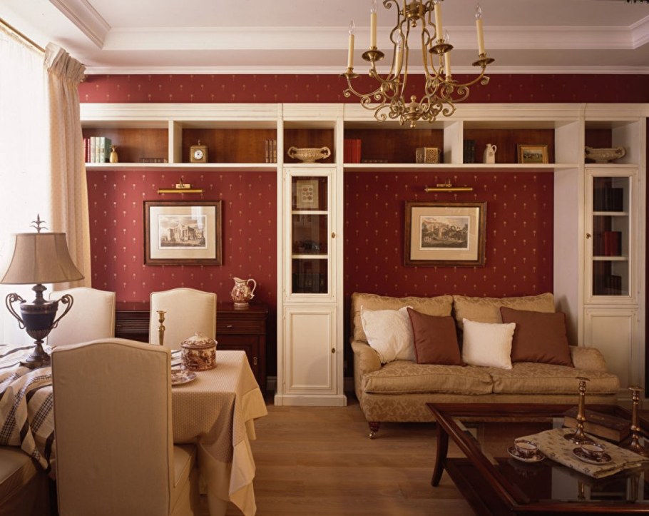 Бордовый цвет в интерьере гостиной