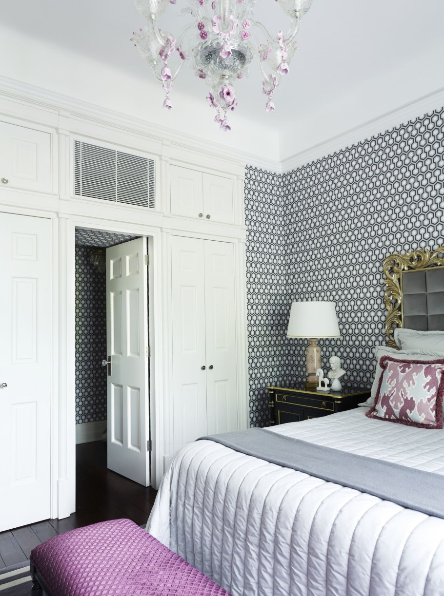 Интерьер белой спальни