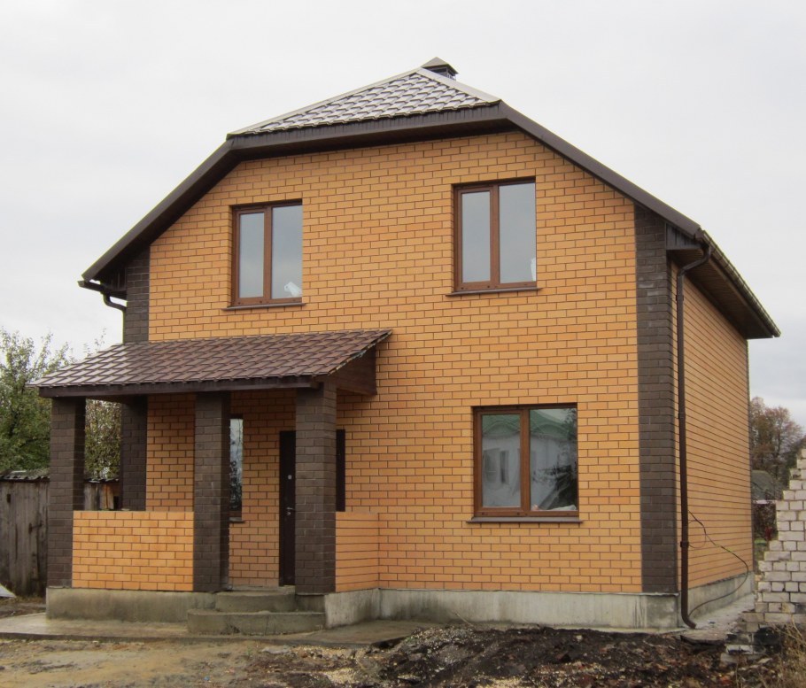Дом из кирпича