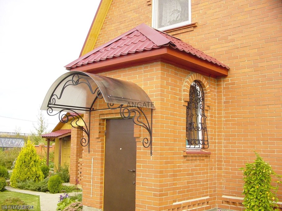 Навес над крыльцом