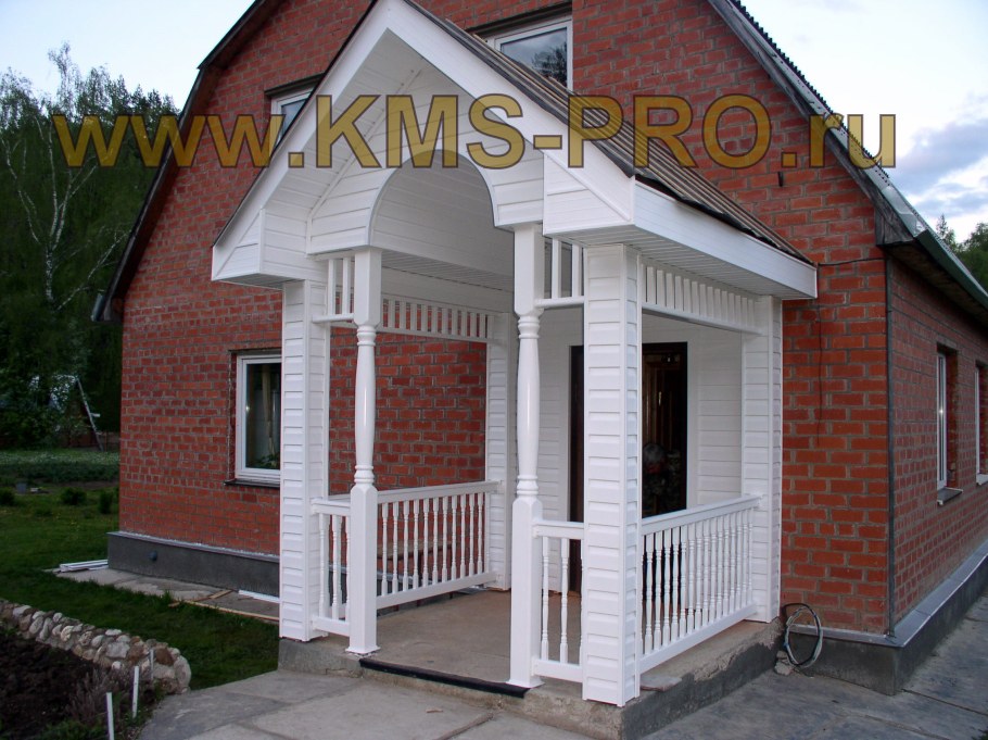 Крыльцо к кирпичному дому