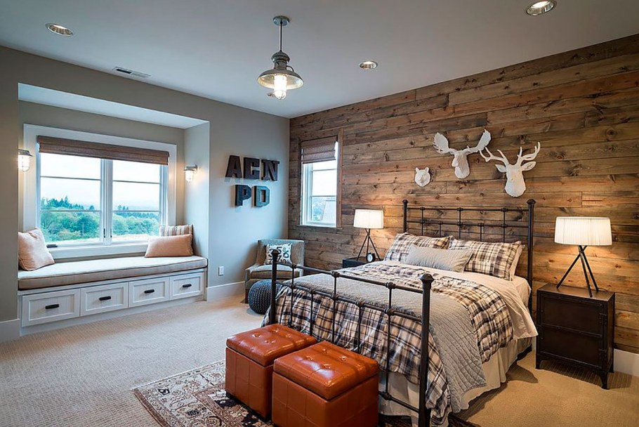 Спальня отделанная деревом