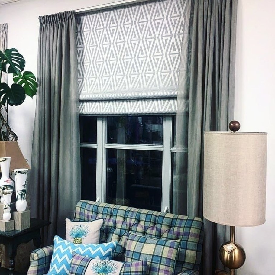 Римские шторы с занавесками в интерьере