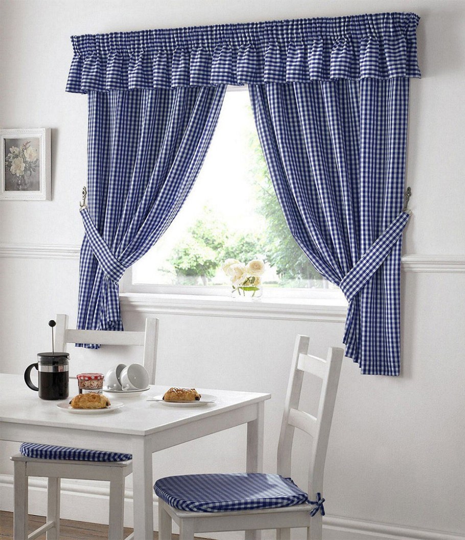Шторки на кухню короткие