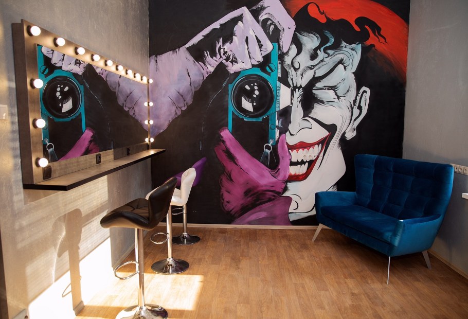 Граффити на стене в квартире лофт