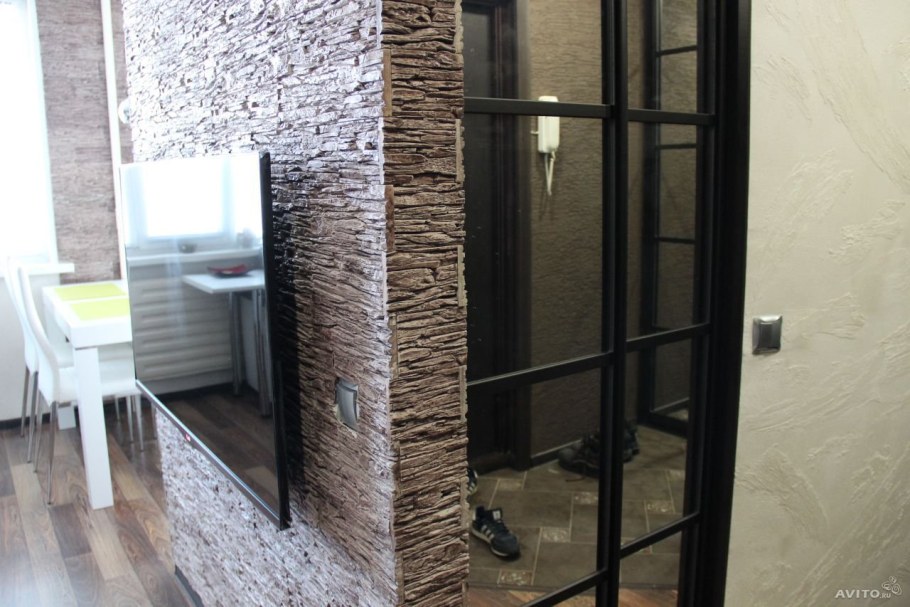 Декоративный камень сланец тонкослойный в интерьере