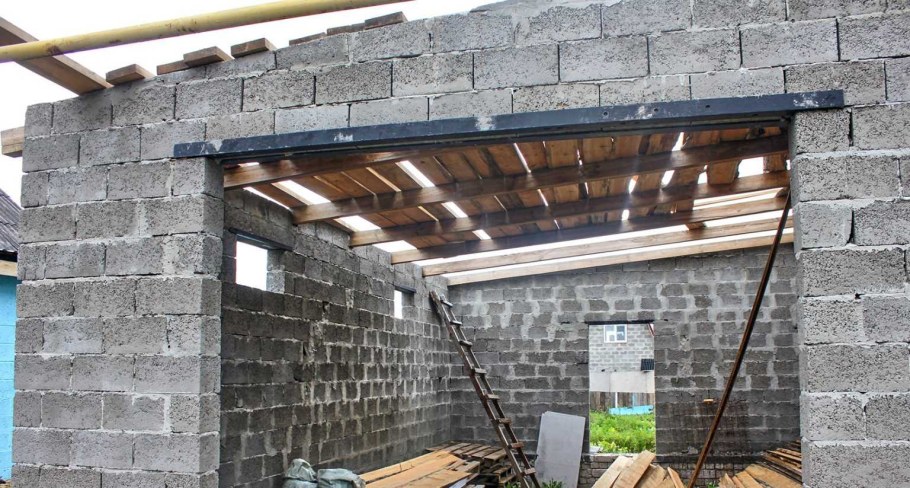 Гараж из керамзитных блоков