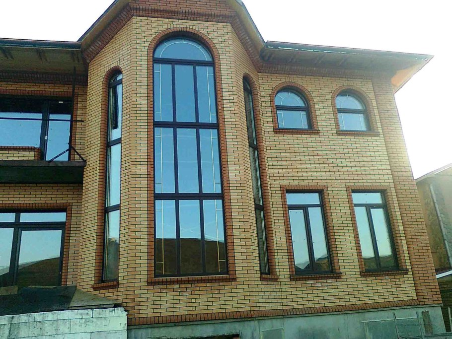 Окна в коттедж