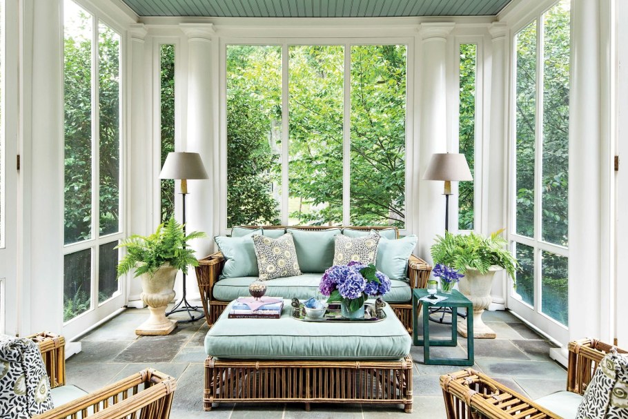 Веранда в стиле Прованс остекленная
