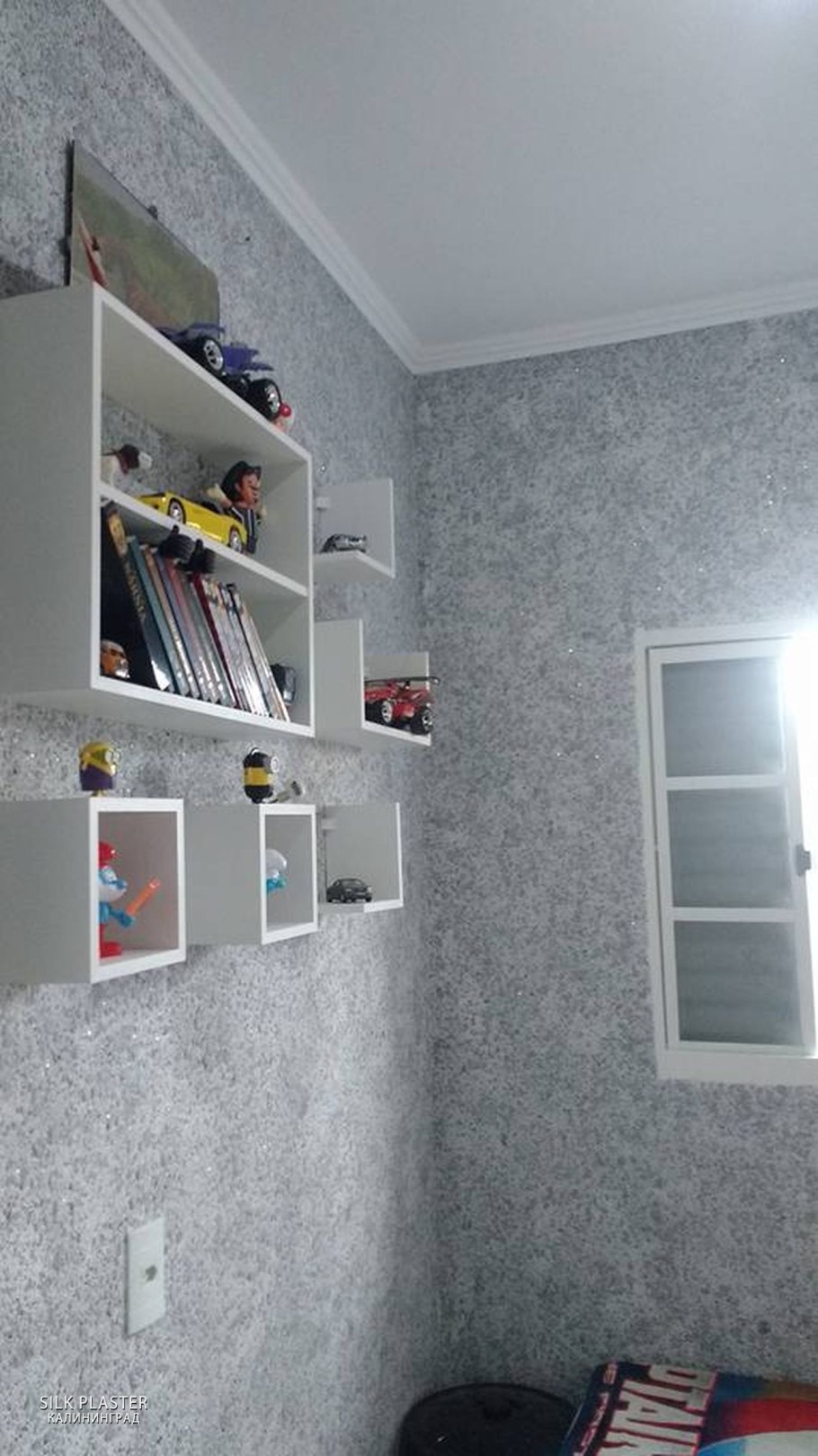 Жидкие обои однотонные в интерьере