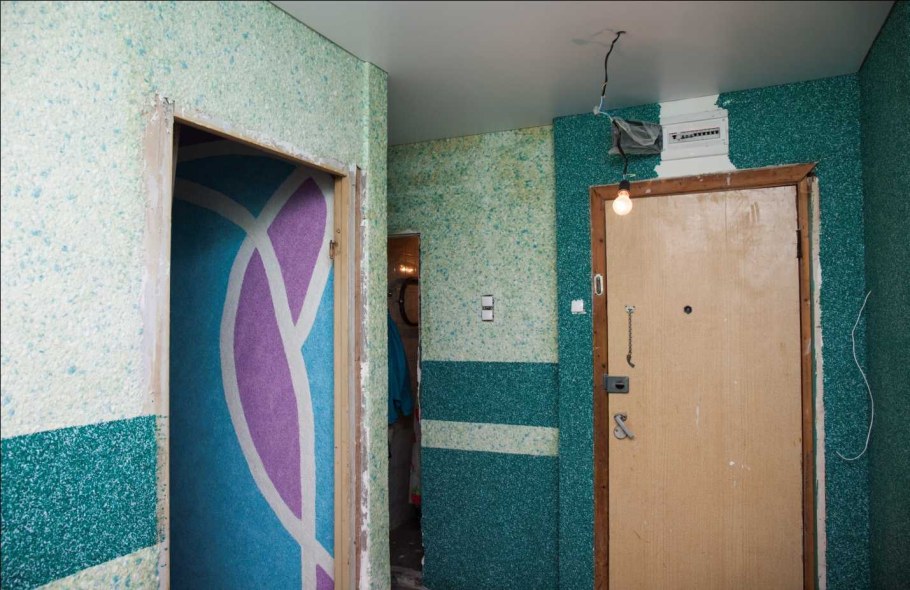 Полосы жидкими обоями