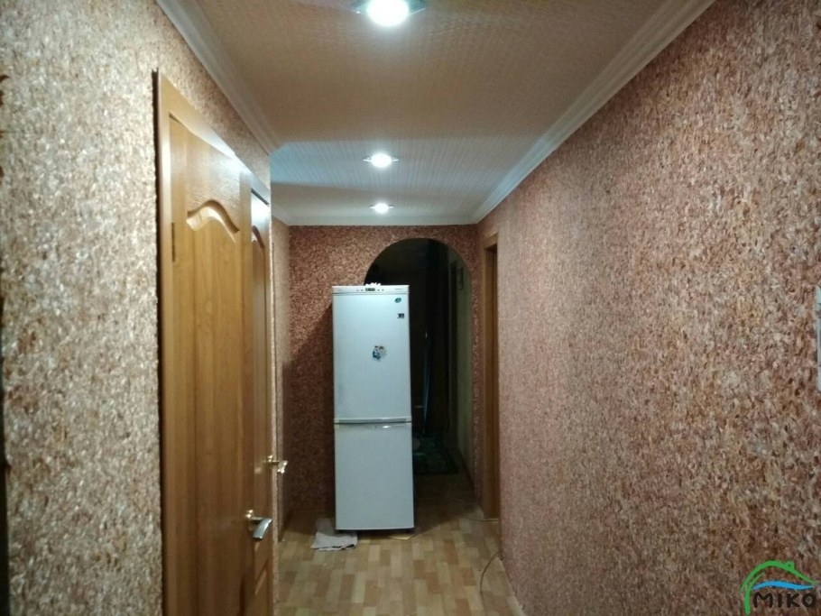 Шелковая штукатурка в коридоре