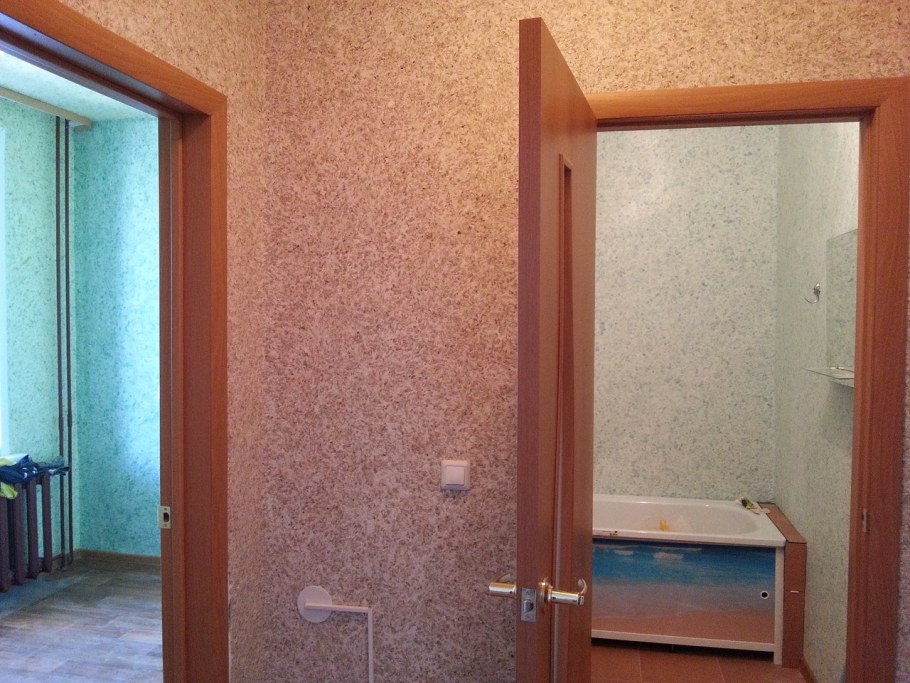 Отделка прихожей жидкими обоями