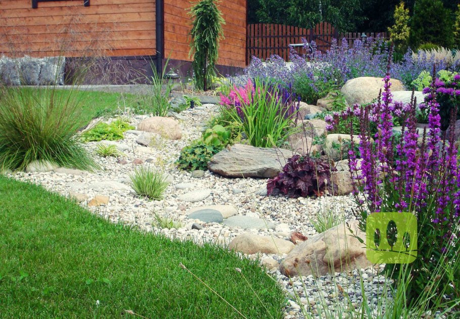 Рокарий горный ручей