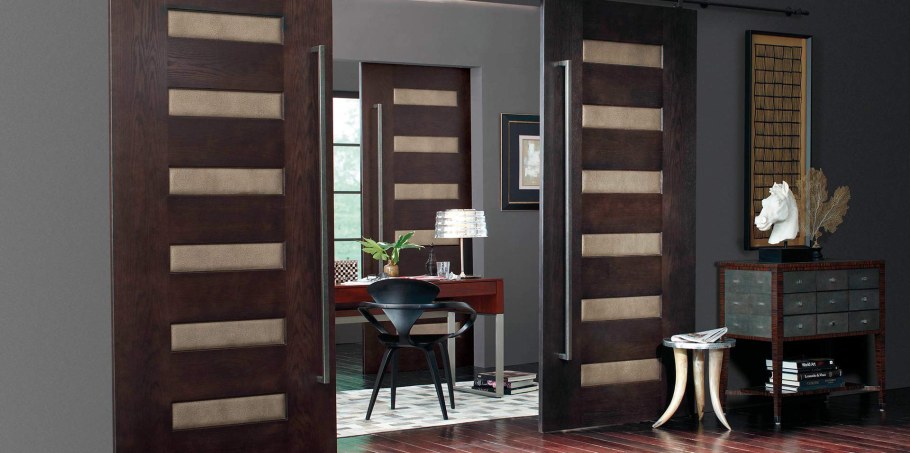 Шоколадные двери в интерьере